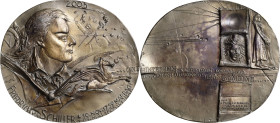Güttler, Peter-Götz 1939-2024 Weißmetallgussmedaille 2005. 200. Todestag von Friedrich von Schiller. Brustbild nach rechts über geöffnetem Buch, davor...
