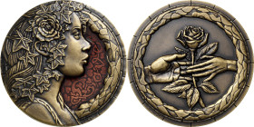 Huybrechts, Paul Bronzegussmedaille, teilweise emailliert 2015. Love. Brustbild einer jungen Frau nach rechts / Rose zwischen zwei Händen. 80 mm, 388,...