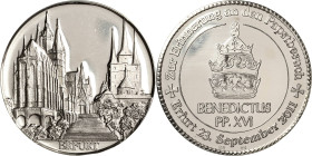 König, Helmut 1934-2017 Silbermedaille 2011. Besuch von Papst Benedikt XVI. in Erfurt. Mariendom und Severinkirche / Päpstliche Tiara über Schrift. 40...