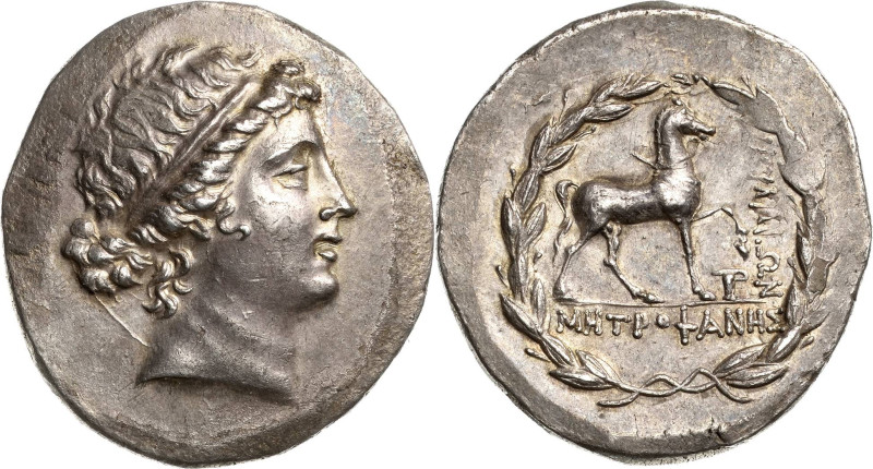 Aiolis Kyme
 Tetradrachme ca. 150/140 v. Chr. Stephanophorer Typ. Mit Beamtenna...