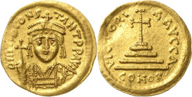 Tiberius II. Constantinus 578-582 Solidus 578/582, Constantinopel Brustbild mit Diadem und Kreuzglobus von vorn, Dm TIb CONSTANT PP AVG / Stufenkreuz,...