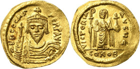 Phocas 602-610 Solidus 607/609, Constantinopel Brustbild mit Kreuzdiadem, Kreuzglobus und Schild von vorn, dN FOCCAS PERP AVG / Victoria steht frontal...