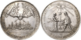 Schlesien-Medaillen
 Silbermedaille o.J. (J. Buchheim) Die Liebe und die Ehe. Zwei aus Wolken kommende Arme halten ein Herz mit Zweigen über die Stad...
