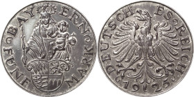 Proben
 5 Mark 1925 D (K. Goetz) Silber, glatter Rand. 35 mm, 20,05 g Schaaf 331G3 Kienast 351 Äußerst selten. Avers winz. Schrötlingsfehler, vorzügl...