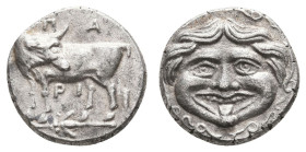 MYSIA, Parion, Hemidrachme (2,28g), 4. v. Chr. Av: Stier nach links, zwischen den Läufen eine Biene. Rev: Gorgoneion. SNG Paris 1360/1361, vz.