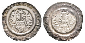 Donauwörth, königliche Münzstätte, Brakteat (0,71g), 1190-1197, Heinrich VI. Kreuzstab auf Trapezpodest zwischen zwei Adlern über Königskopf. Berger 2...