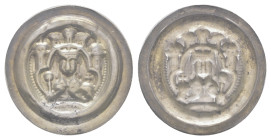 Magdeburg, Reichsmünzstätte, Brakteat (0,83g), 1152-1190, Friedrich I. Barbarossa. Gekrönte Büste des Kaisers mit Kugelzepter und Reichsapfel unter Bo...