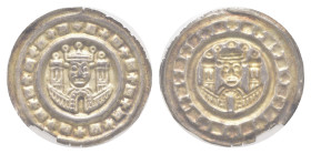 Ravensburg, königliche Münzstätte, Brakteat (0,43g), 1215-1250, Friedrich II. Königsbüste über zweitürmiger Torburg. Berger 2535, Cahn 204, Slg. Bonho...