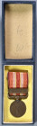 Japan, Medaille für den Mandschurei-Zwischenfall 1934, Bronze, am Band, Verleihungsetui mit goldenem Aufdruck, dazu Verleihungsurkunde, Zustand 2.