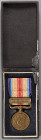 Japan, Medaille für den Zwischenfall 1937, Bronze, am Band, im Etui mit silberner Aufschrift, Etui beschädigt, dazu Verleihungsurkunden, Urkunden gefa...