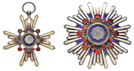 Japan, Orden des heiligen Schatzes 1. Klasse, Orden silber vergoldet und emailliert, Emaille brüchig, rückseitig vierfach vernietet, am Band, rückseit...
