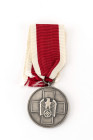 Deutsches Rotes Kreuz, Ehrenzeichen für Deutsche Volkspflege, Medaille, altsilbern patiniert, am Band, OEK 3565, Zustand 2.