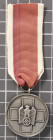 Deutsches Rotes Kreuz, Ehrenzeichen für Deutsche Volkspflege, Medaille, altsilbern patiniert, am Band, OEK 3565, Band verblasst, Zustand 2.