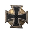 Eisernes Kreuz 1939 1. Klasse, magnetisch, gewölbt, an Schraubscheibe, rückseitig mit Hersteller "L/50" für die Firma Gebrüder Godet & Co. Berlin, OEK...