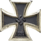 Eisernes Kreuz 1939 1. Klasse, magnetisch, flach, auf Nadel Hersteller "107" für die Firma Carl Wild, Hamburg, im schwarzen Etui mit EK-Aufdruck, weiß...