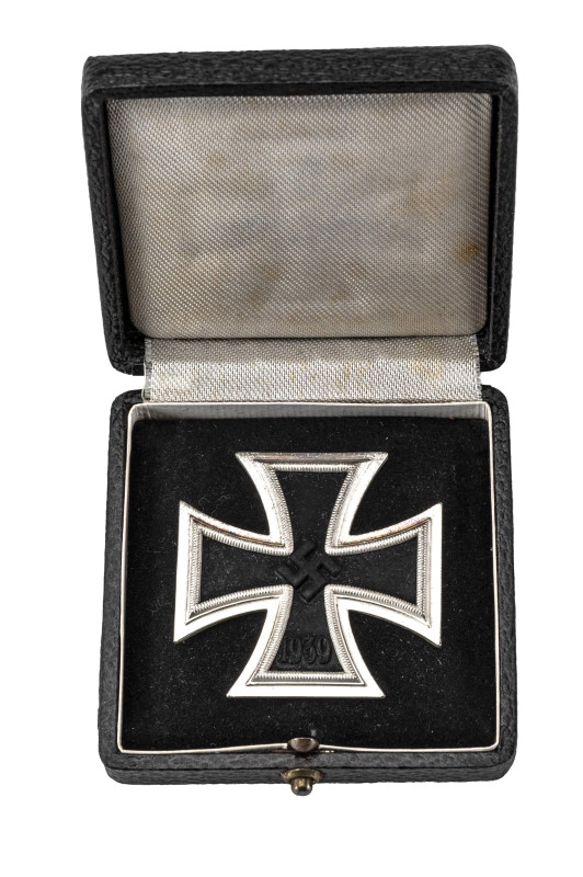 Eisernes Kreuz 1939 1. Klasse, magnetisch, flach, unter Gegenhaken Hersteller "L...