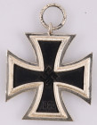 Eisernes Kreuz 1939 2. Klasse, magnetisch, im Bandring Hersteller "100" für die Firma Rudolf Wächtler & Lange Mittweida, OEK 3824/4, am Band, Zustand ...