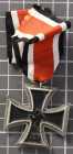 Eisernes Kreuz 1939 2. Klasse, magnetisch, am Band, OEK 3824/4, Zustand 2.