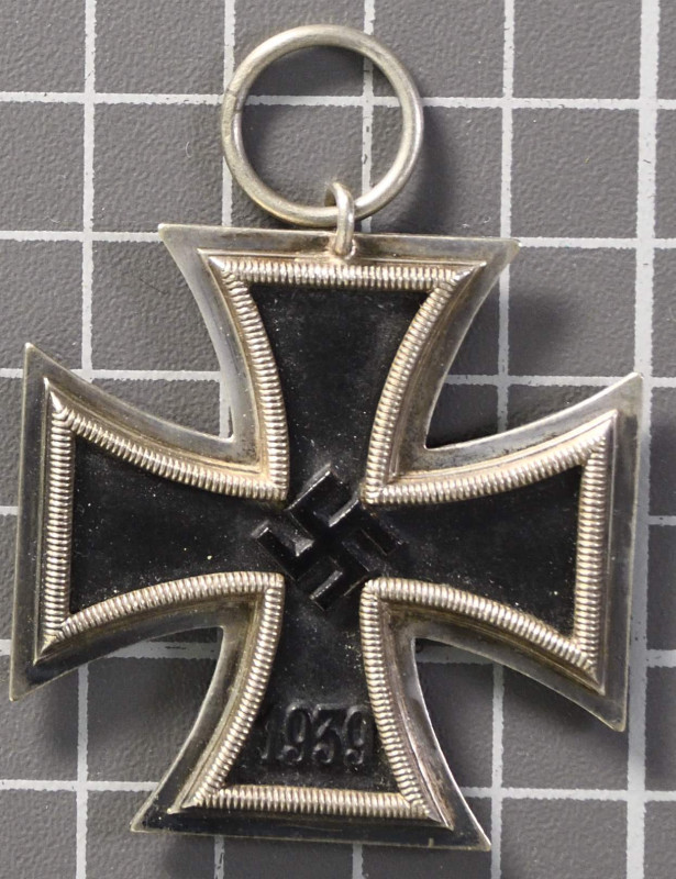 Eisernes Kreuz 1939 2. Klasse, magnetisch, OEK 3824/4, Zustand 2.