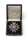 Kriegsverdienstkreuz 1. Klasse mit Schwertern, auf der Nadel Hersteller "L/15" für die Firma Otto Schickle Pforzheim, OEK 3833, im schwarzen Verleihun...