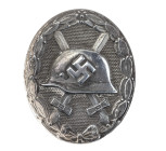 Verwundetenabzeichen in Silber, 2. Form, Zink, massiv, OEK 3845, angelaufen, Zustand 2.