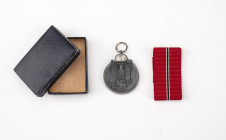 Medaille Winterschlacht im Osten, Zink, im LDO-Verleihungskästchen, mit Band, OEK 3850, Zustand 2.