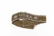 Ärmelband Afrika, khakibraun, silbergraue Kunstseide, sogenannte Kamelhaarausführung, OEK 3880, Länge ca. 41 cm, getragenes Exemplar, stellenweise aus...
