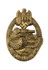 Panzerkampfabzeichen in Bronze, halbhohle Prägung, rückseitig mit Herstellerzeichen "AW.S" für die Firma Arno Wallpach Salzburg und Jahreszahl "1942",...