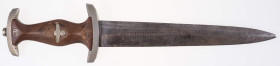 Sturmabteilung (SA) Dienstdolch, brauner Holzgriff mit aufgelegtem Hoheitsadler und SA-Emblem, Klinge mit Inschrift "Alles für Deutschland" und Herste...