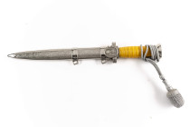 Deutsches Rotes Kreuz (DRK), Dolch für Führer, saubere verchromte polierte Klinge, vorschriftsmäßig ohne Herstellerzeichen, gelber Kunststoffgriff, ge...