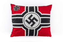 Kissen/Kopfkissen/Sofakissen, Motiv Kriegsmarine Reichskriegsflagge, farbig, Privaterzeugnis, Maße ca. 50 x 40 cm, Zustand 2.