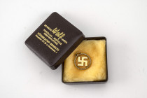 Hakenkreuz Anhänger, Juweliersfertigung, vermutlich Gold, ohne Punzierung, Zustand 2.