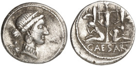 RÖMISCHE MÜNZEN. RÖMISCHE REPUBLIK. C. Iulius Caesar.&nbsp;&nbsp; 
 Denar, 46/45 v. Chr., Mzst. in Spanien, auf die Unterwerfung Galliens. Kopf der V...