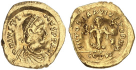 BYZANTINISCHE MÜNZEN. Iustinus II., 565 - 578.&nbsp;&nbsp; 
 Tremissis. Rev. Stehende Victoria.
S. 353 Gold 1,27 g l. gewellt, vz / ss