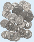 LOTS ANTIKER MÜNZEN.&nbsp;&nbsp; 
 Lot von 25 Stück: Denare römischer Kaiser 1.-2. Jhdt.
ss u. f. ss