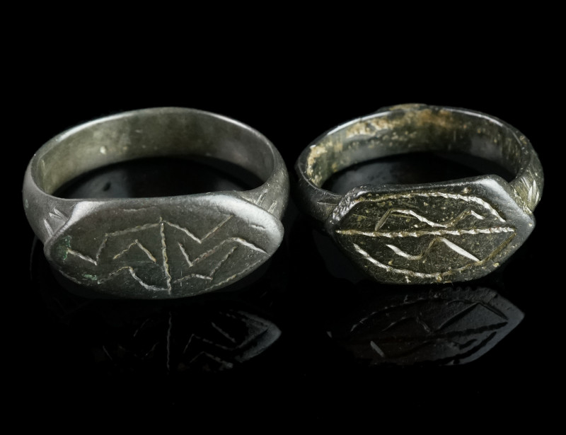 Two Medieval/Early Modern Bronze Rings
Circa 14th-16th century AD.
Two rings of ...