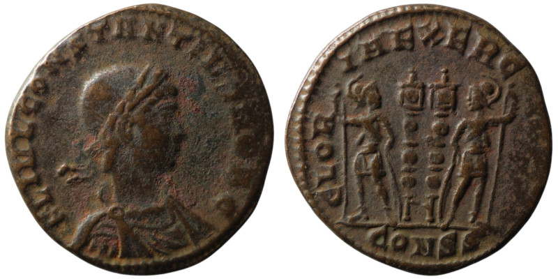 Constantius II, Caesar (AD 324-337). Constantinople
AE Follis (19mm, 2,03g)