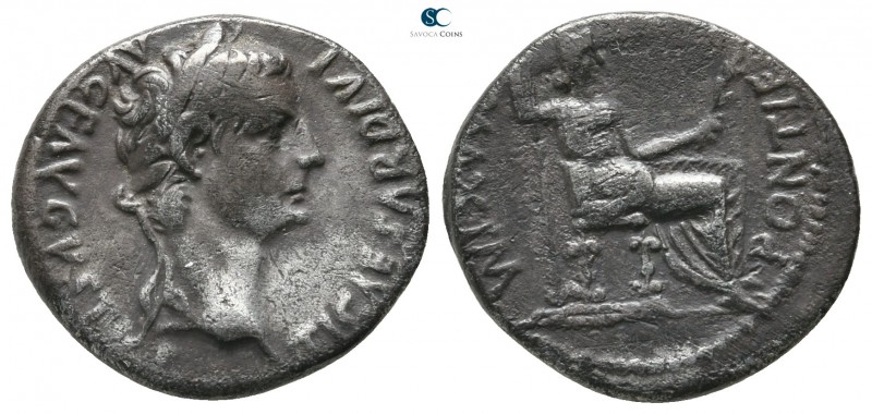 Tiberius AD 14-37. "Tribute Penny" type. Lugdunum
Denarius AR

18 mm., 3,51 g...