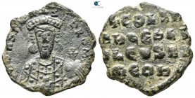 Constantine VII, Porphyrogenitus AD 913-959. Constantinople. Follis Æ