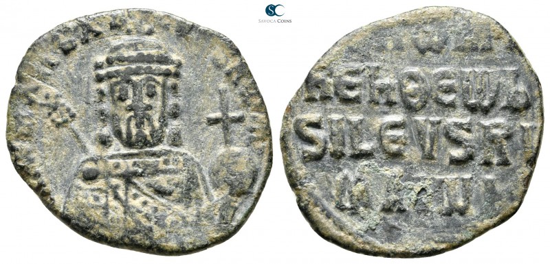 Romanus I Lecapenus AD 920-944. Constantinople
Follis Æ

23 mm., 4,22 g.

...