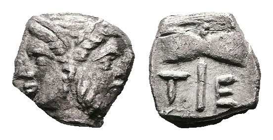 Islands off Troas. Tenedos, circa 550-470 BC. AR Obol (7.9 mm, 0.43 g.). Janifor...