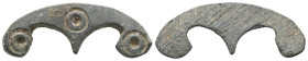 Aes Formatum. Siglos VI-IV BC CENTRAL ITALY or LAZIUM. Semicircular element in the shape of a trident. Very fine.

 Weight: 2,1 gr Diameter:27,1 mm