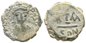 Byzantine Coins Maurice Tiberius. 582-602. Æ decanummium . Constantinople. Crowned bust of Maurice Tiberius facing / Large I between two stars; above,...