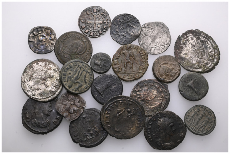 ANCIENT BRONZE AND SILVER COINS.SOLD AS SEEN.NO RETURN.

 Weight: lot Diameter...