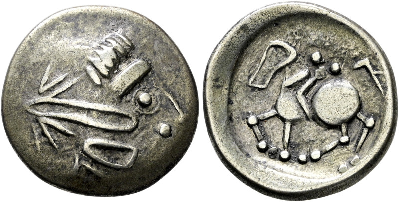Ostkelten. . 
Tetradrachme, Typ "Sattelkopfpferd" Stilisierter Kopf nach rechts...
