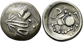 Ostkelten. . 
Tetradrachme, Typ "Sattelkopfpferd" Stilisierter Kopf nach rechts / Reiter nach links. Göbl/OTA 300/14, Slg. Lanz 650. 7,58 g
feine Pa...