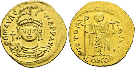 Mauricius Tiberius 582-602. 
Solidus 583/84-602 -Constantinopolis-. 6. Offizin. Gepanzerte Büste von vorn mit Helm und Kreuzglobus / Engel von vorn s...