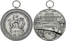 Wiesbaden, Stadt. . 
Tragbare, mattierte Silbermedaille 1931 unsigniert, auf das 31. Verbandsschießen Baden-Mittel­rhein-Pfalz. Nach rechts steigende...