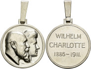 Württemberg. Wilhelm II. 1891-1918. 
Tragbare Silbermedaille, sogen. Erinnerungszeichen 1911 von L. Habich, auf die Silberne Hochzeit des Königspaare...