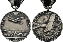 Erster Weltkrieg und Inflation. . 
Tragbare, mattierte Silbermedaille 1917 unsigniert, auf die 1. Marine-Feldflieger-Abteilung Flandern. Adler über L...